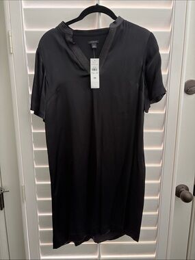 Ann Taylor Size XS Black Short-Sleeve V-Neck Tunic